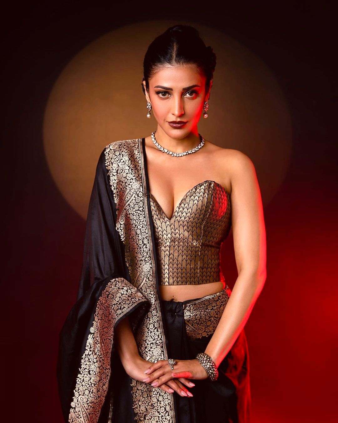 Shruti Haasan Designer Black Soft Banarasi Silk Saree With Impressive Blouse Piece