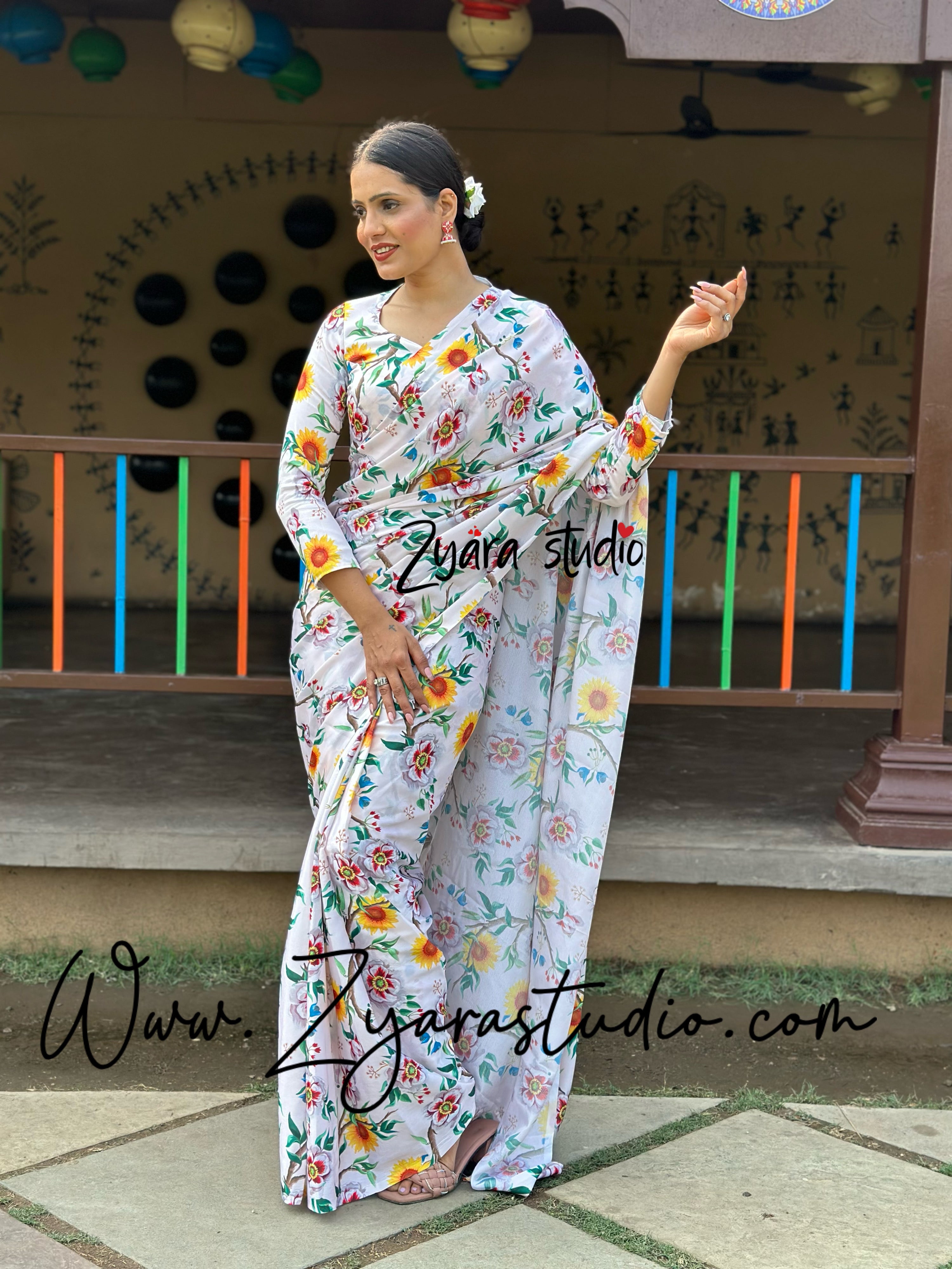 1-min ready to wear floral digital print saree with unstitch blouse. Rashmi