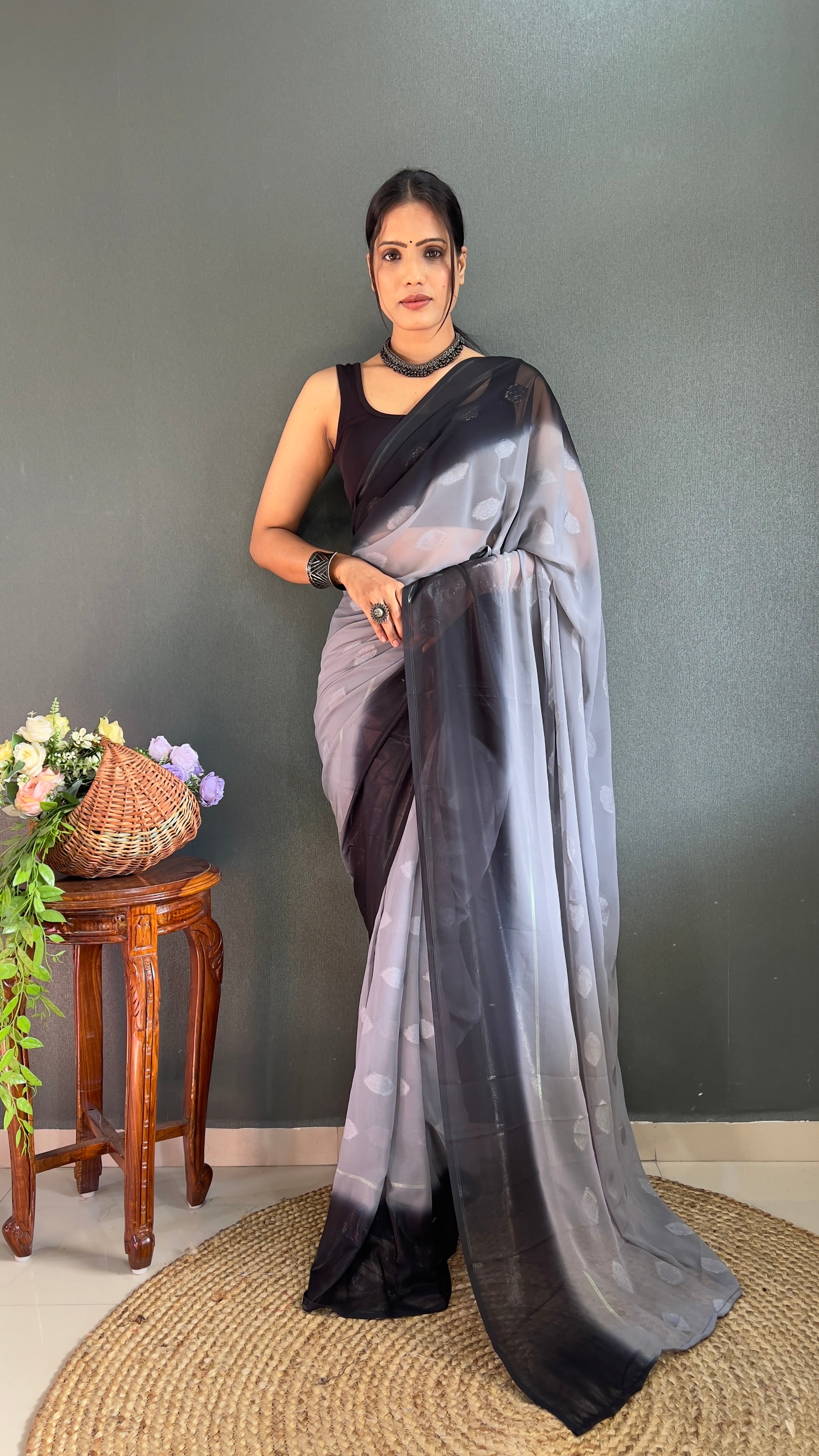 1 Min simmer butta design gray saree with unstiched blouse