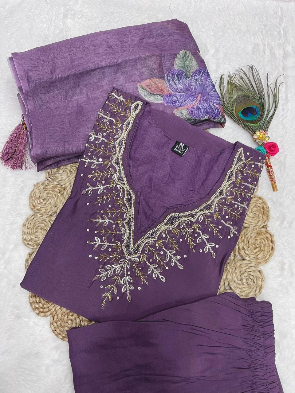 Light Purple Hand Embroidered pearl and cutdana work On The Neck kurti set zs350