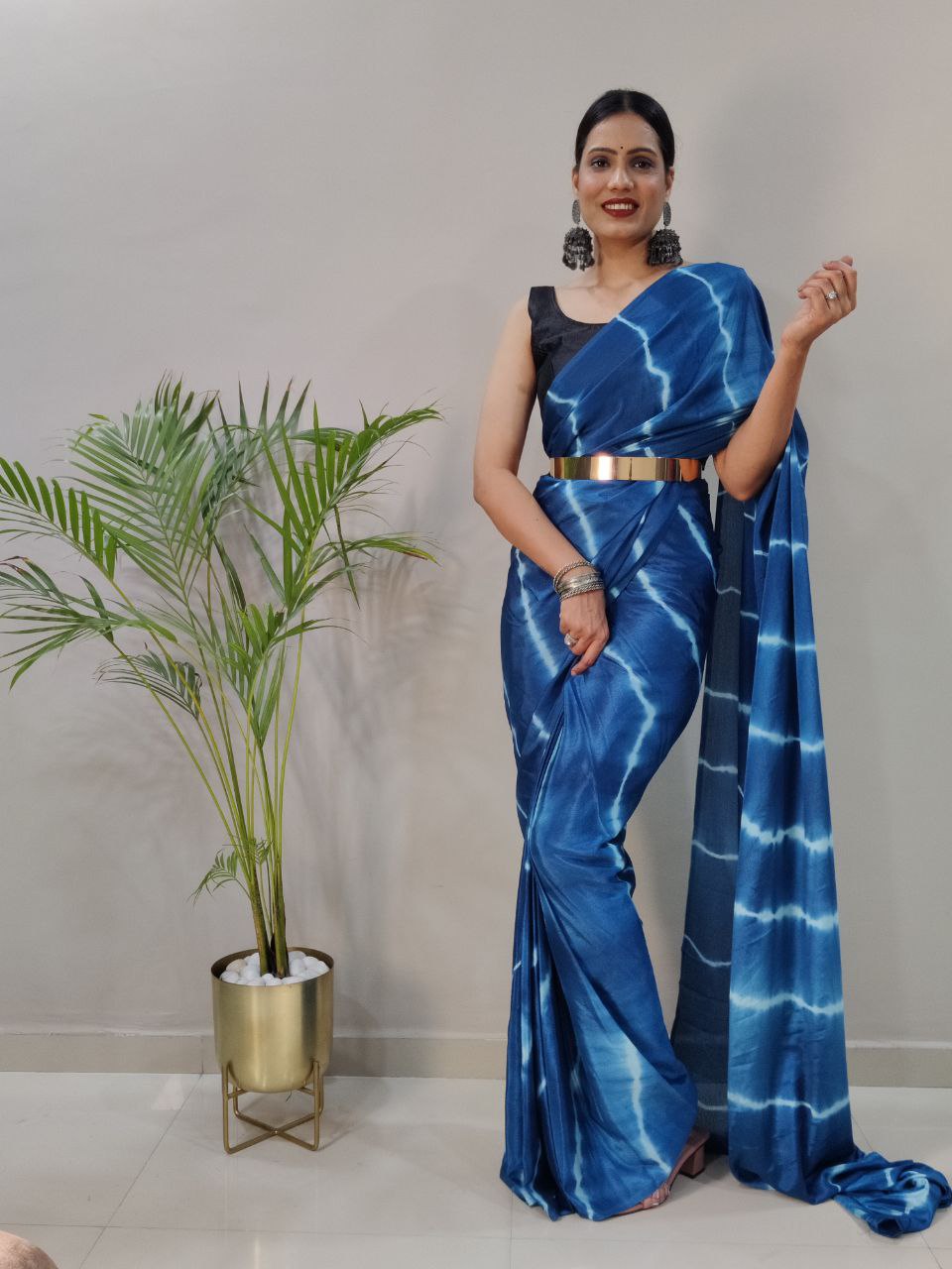 1-min ready to wear chinon leriya design saree with unstitch blouse. LERIYA BLUE